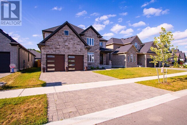 Photo du bâtiment - 222 Boardwalk Way