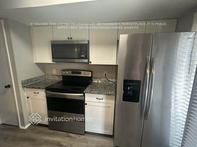 Building Photo - 2447 Atrium Cir