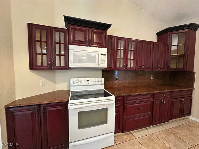 Foto del edificio - 8069 Anhinga Rd