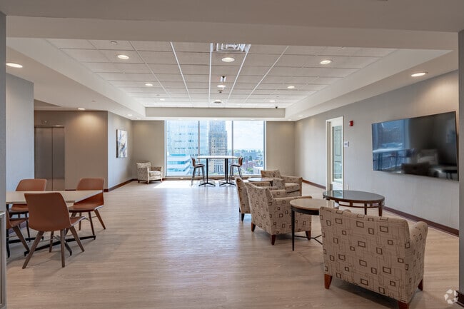 Modern Lounge - Vistas at Avant