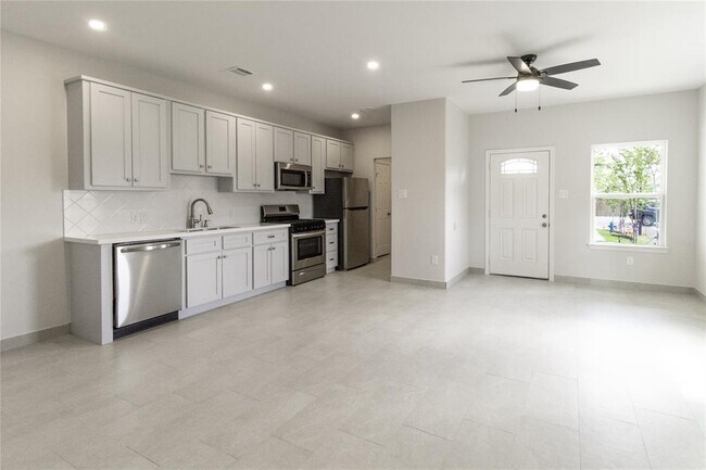 Building Photo - 6134 Brookfield Dr