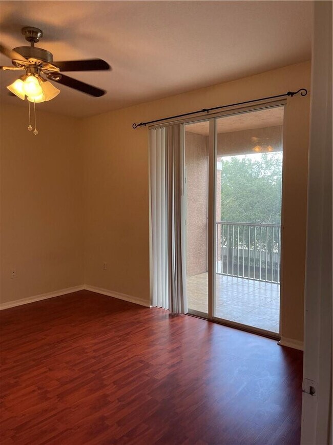Foto del edificio - 6842 W Sample Rd