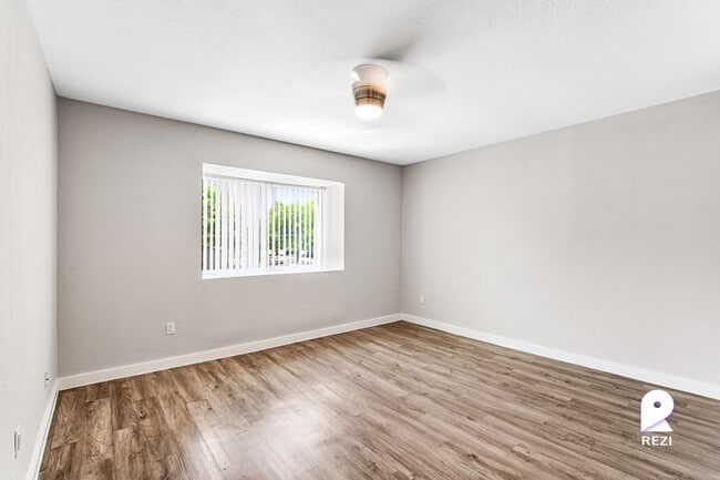 Building Photo - 1800 Patton Ln