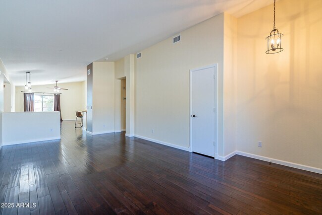 Foto del edificio - 6347 W Saddlehorn Rd