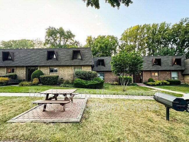 Building Photo - 11604 Vantage Hill Rd