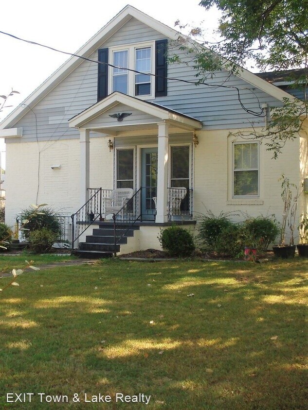 Building Photo - 1 br, 1 bath Apartment - 901B. W. Danvile St.