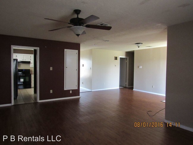Building Photo - 3903 SW Pecan Pl