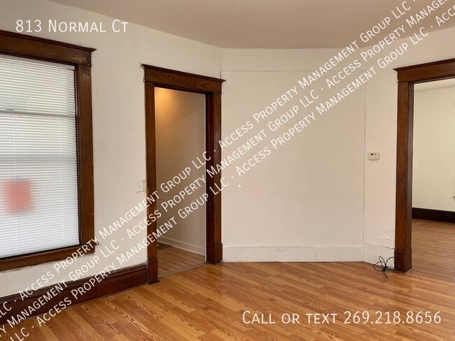 Building Photo - 813 Normal Ct