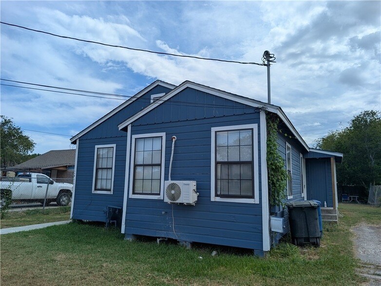 Foto principal - 117 Edwards St