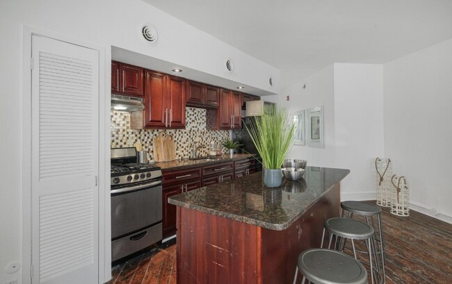 Foto del edificio - 305 N 3rd St