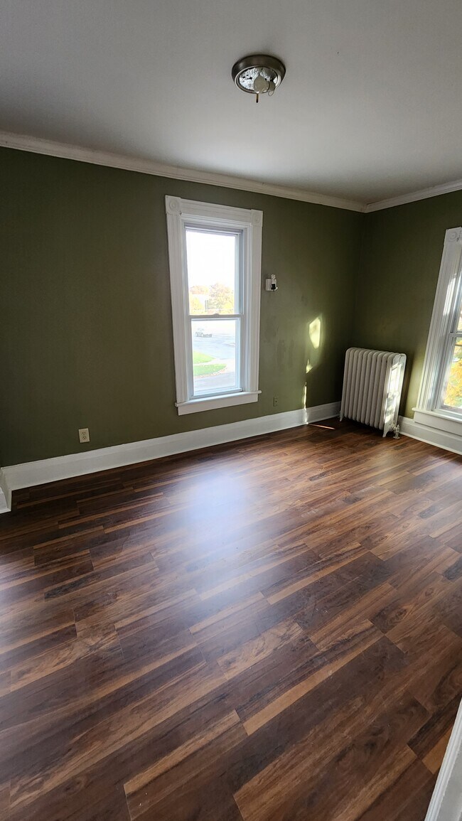 519 Swan St Unit Upper, Dunkirk, NY 14048 Apartments in Dunkirk, NY