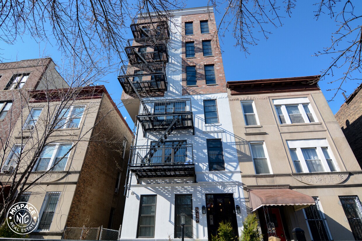 Foto del edificio - 554 Eastern Pkwy