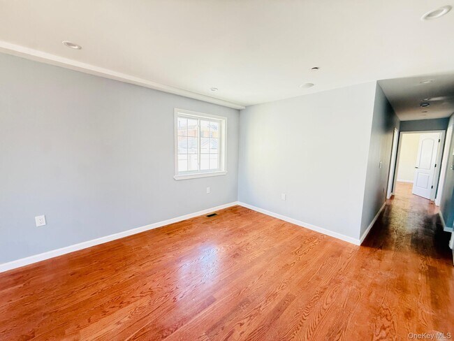 Foto del edificio - 139-20 Lakewood Ave