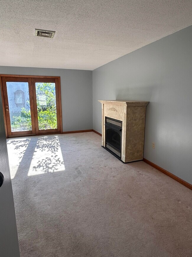 Building Photo - 266 Stonebridge Dr