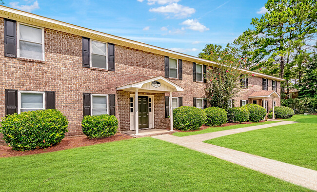 Building Photo - The Villas at Summer Creek