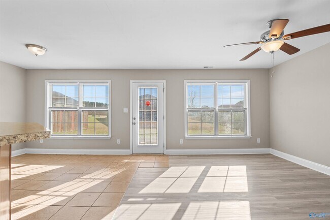 Foto del edificio - 161 Fields Pond Dr