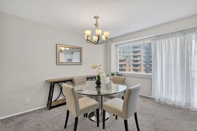 Foto del edificio - 4515 Willard Ave