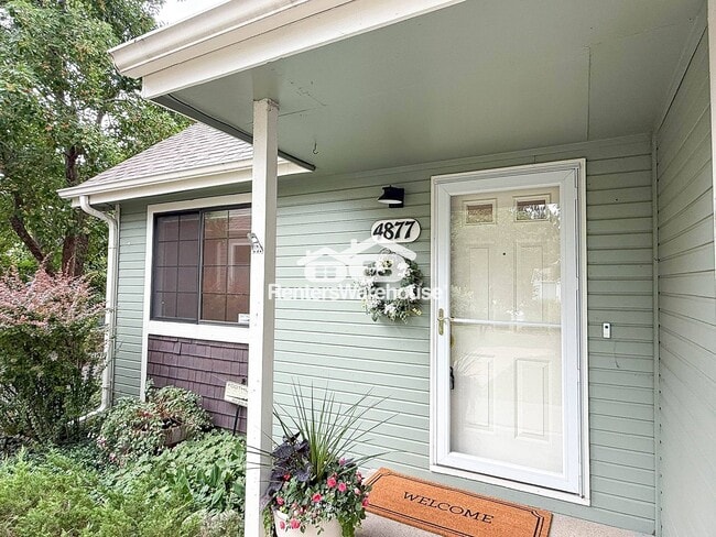 Building Photo - 4877 Darwin Ct