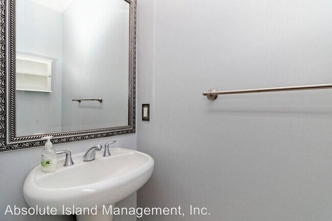 Building Photo - 4 br, 3.5 bath House - 17 Peregrine Drive