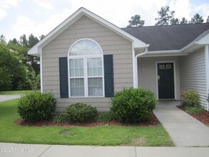 Building Photo - 3844 Blue Grass Ct