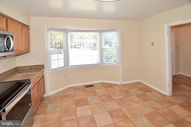 Building Photo - 5716 Ridge View Dr