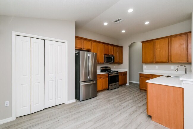 Building Photo - 6608 Brighton Park Dr