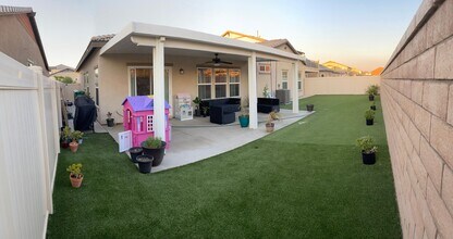 Building Photo - 28621 Yarow Way Building Photo - 28621 Yarow Way