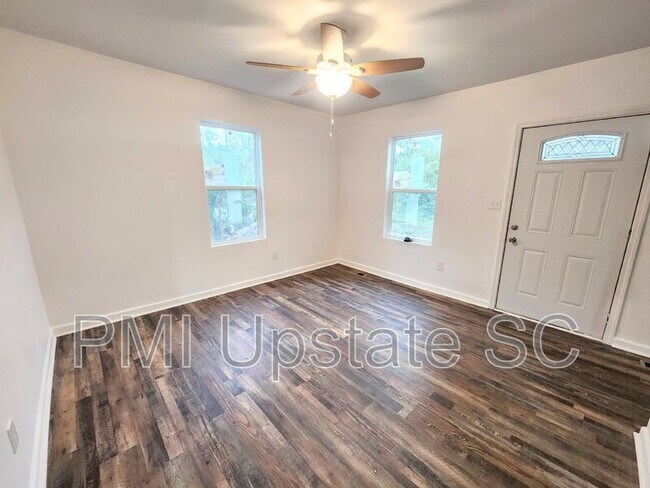 Foto del edificio - 945 S Irwin Ave