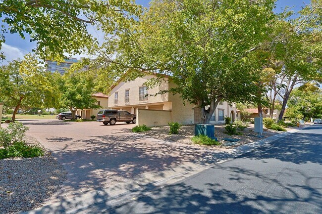 Foto del edificio - 3181 Pinehurst Dr