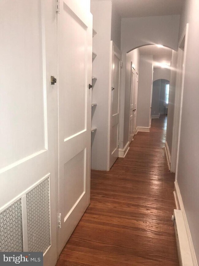 Foto del edificio - 307 W 18th St