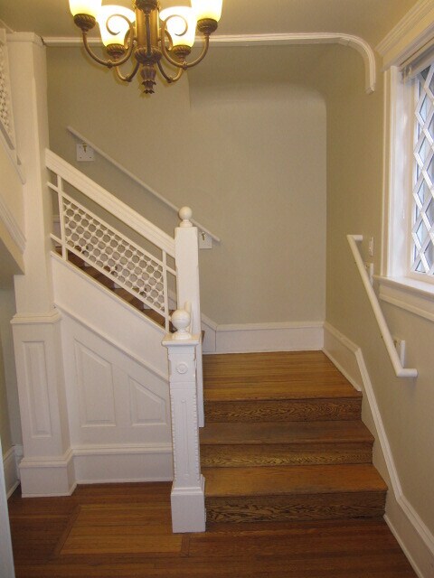 Building Photo - 2116 Emerson Ave S #2