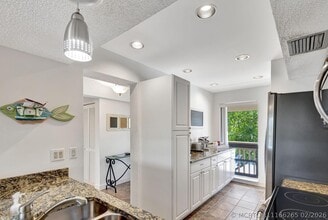 Building Photo - 348 Brackenwood Cir