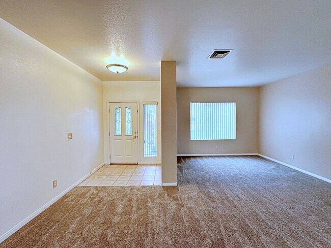 Building Photo - 4 BEDROOM 3 BATH HOME GATED COMMUNITY IN C...