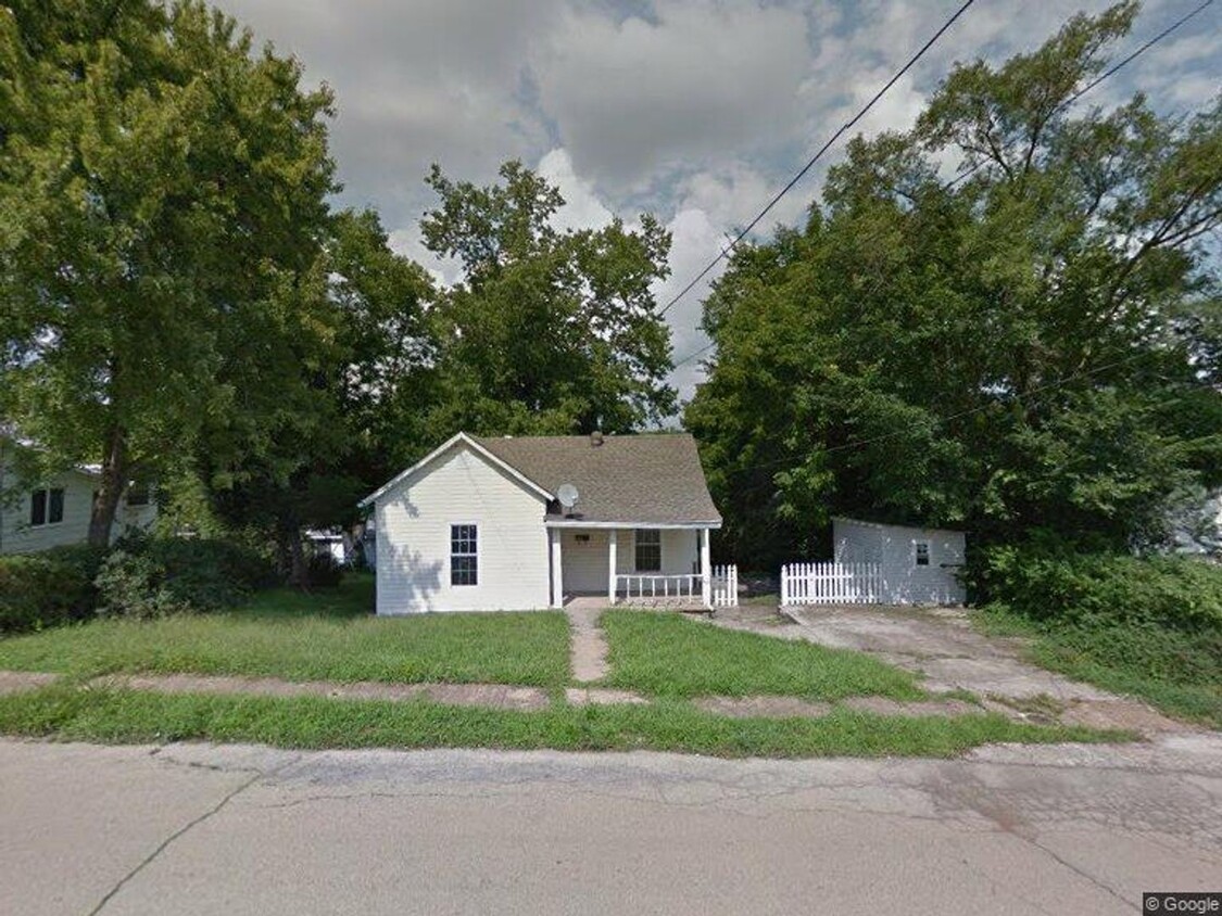 Primary Photo - Now Available! Investor Special! In town -...