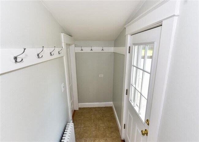 Foto del edificio - 1452 W Main Rd