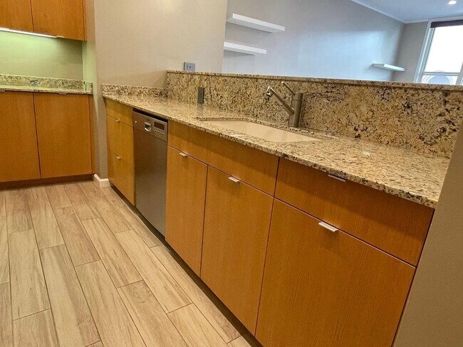 Foto del edificio - 351 Buena Vista Ave E