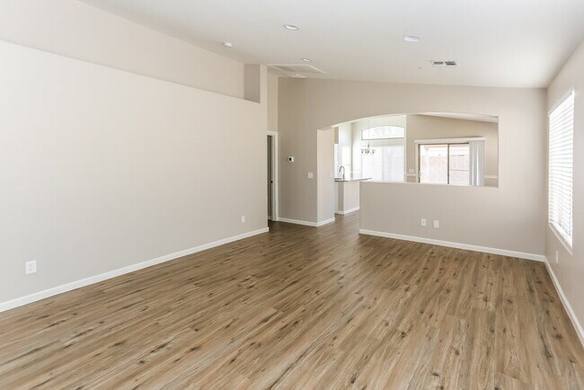 Foto del edificio - 6418 W Magnolia St