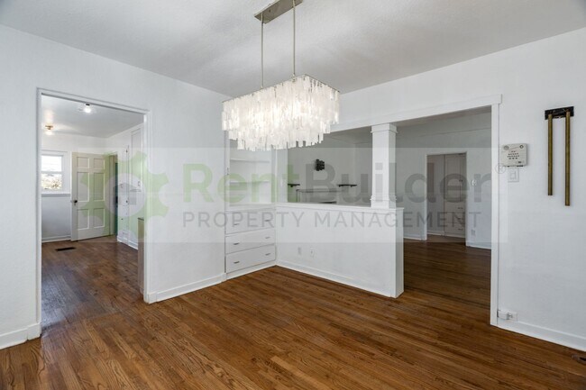 Building Photo - SPECIAL:  $1000 OFF YOUR 2ND MONTH'S RENT!!