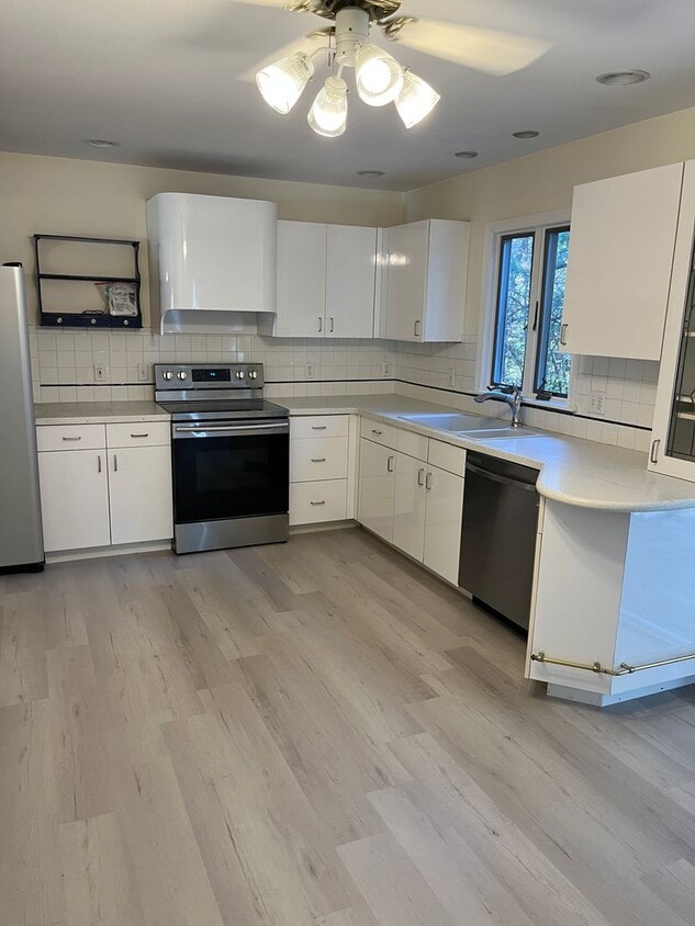 4 Tinkham Ln, Mattapoisett, MA 02739 House Rental in Mattapoisett, MA