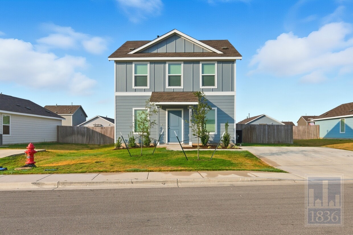 Foto principal - 2213 Cyclone Dr