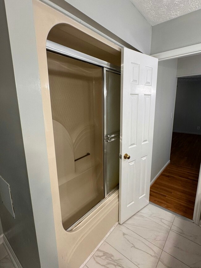 Foto del edificio - 6916 Twin Creek Ct
