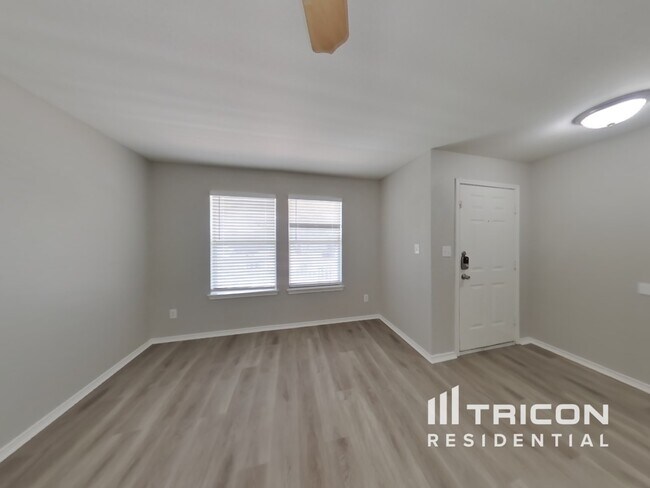 Building Photo - 1806 Marbach Woods