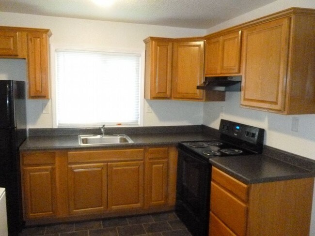 Building Photo - 104 E Hunter Cir