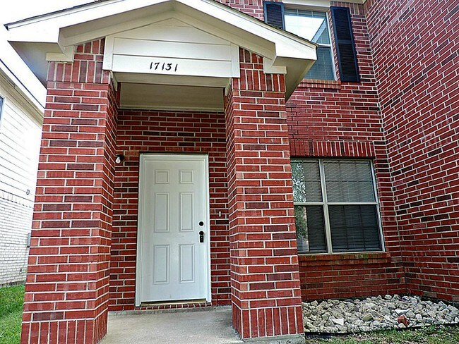 Foto del edificio - 17131 Carshalton Ct