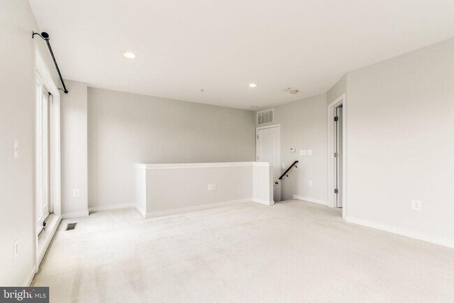 Building Photo - 827 Wythe St