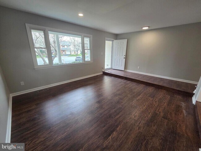 Foto del edificio - 2220 Cedar Mill Ct