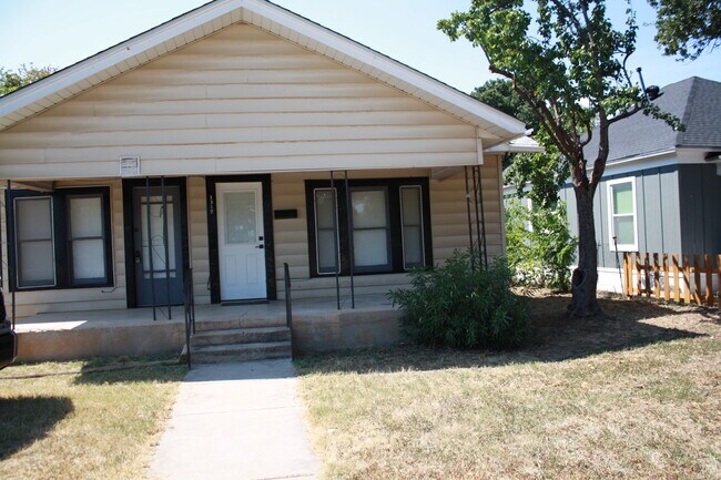 Building Photo - 1317 Avenue C