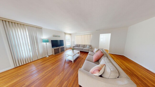 Foto del edificio - 4815 63rd St