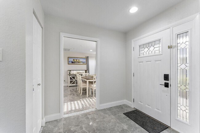 Foto del edificio - 8103 Covington Ct