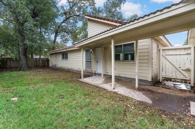 Building Photo - 3710 Fernview Dr